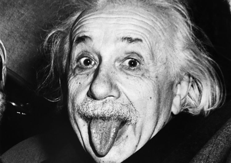 Фото Эйнштейна с высунутым языком